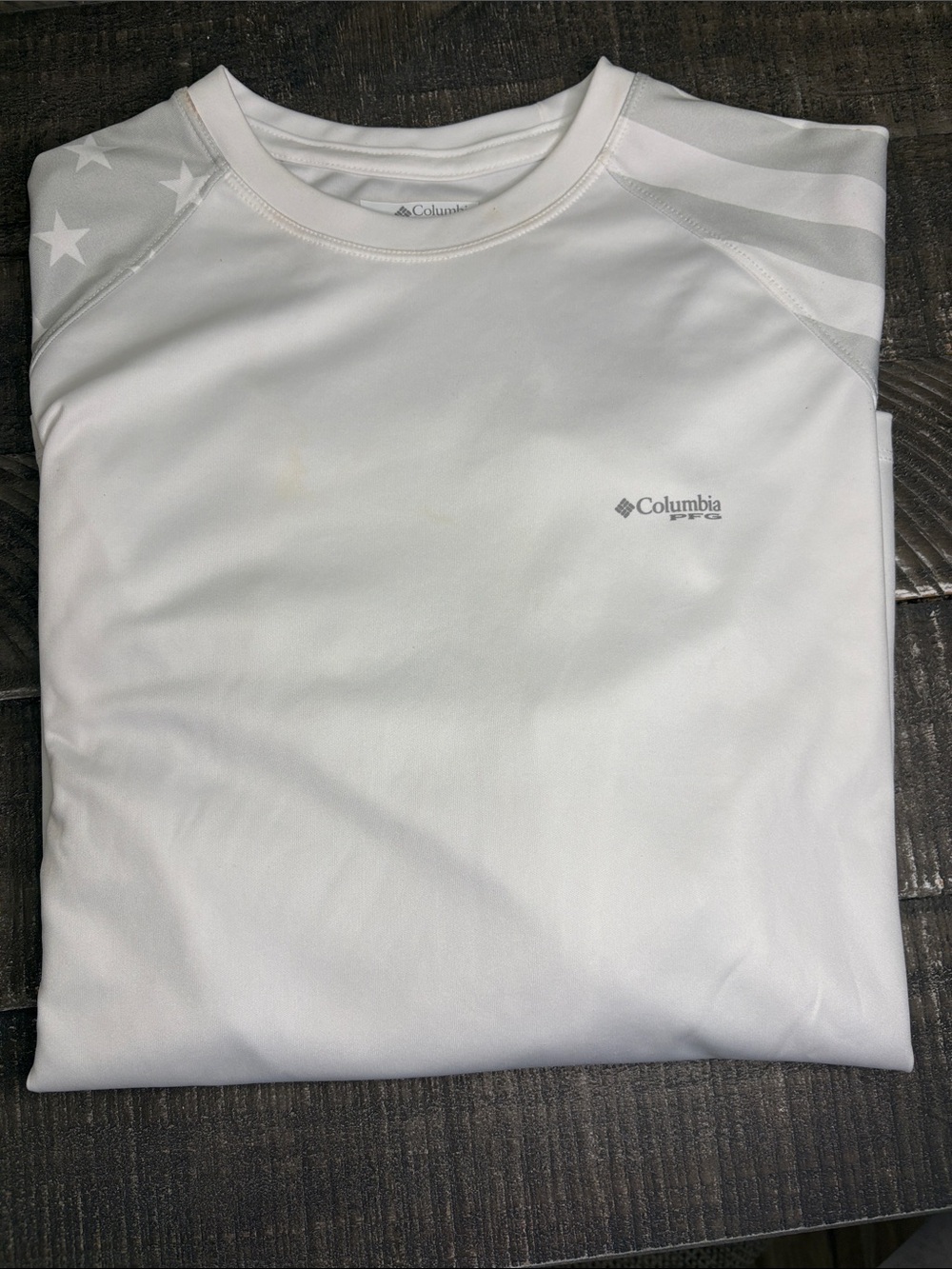 Columbia White Performance Short Crew Neck Shirt with Subtle Star Detail